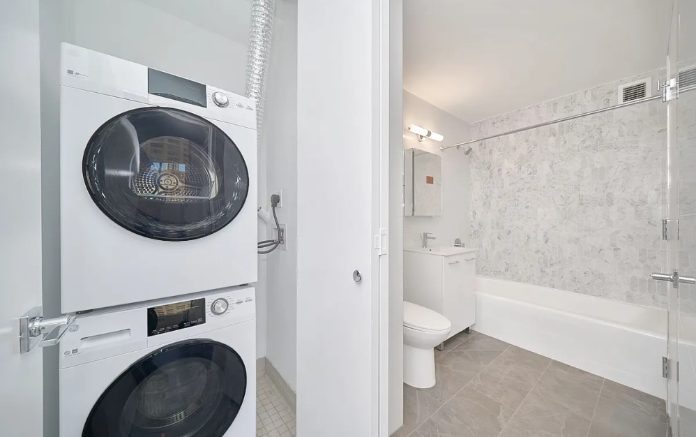 22B - 1 bedroom floorplan layout with 1 bathroom and 884 square feet (Floor 14)