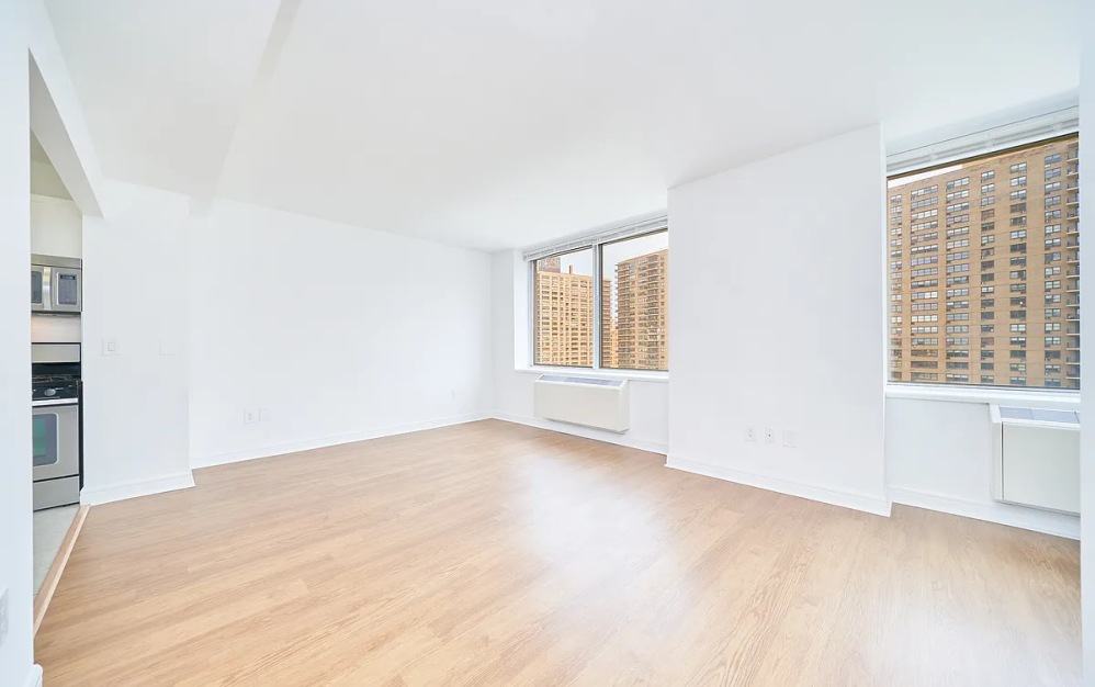 18M - Studio floorplan layout with 1 bathroom and 568 square feet (Floor 5)