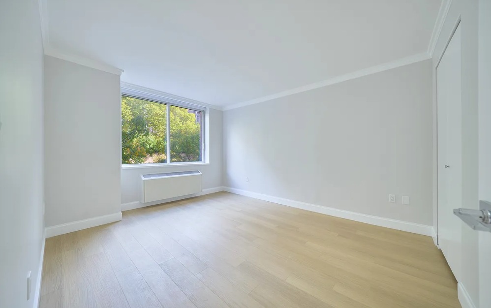 304 - 1 bedroom floorplan layout with 1 bathroom and 567 square feet (Floor 10)