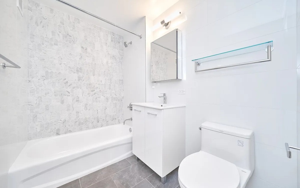 15J - 1 bedroom floorplan layout with 1 bathroom and 702 square feet (Floor 12)