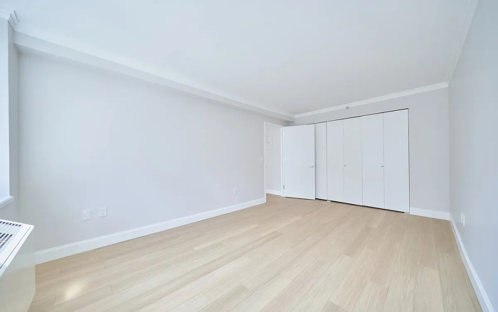 15L - 1 bedroom floorplan layout with 1 bathroom and 655 square feet (Floor 11)