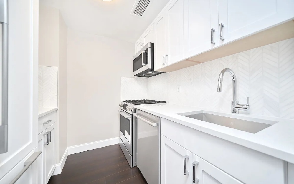 6N - 1 bedroom floorplan layout with 1 bathroom and 616 square feet (Floor 6)