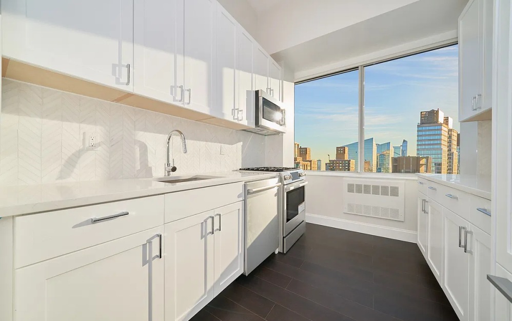 PH2B - 2 bedroom floorplan layout with 2.5 bathrooms and 1589 square feet (Floor 4)