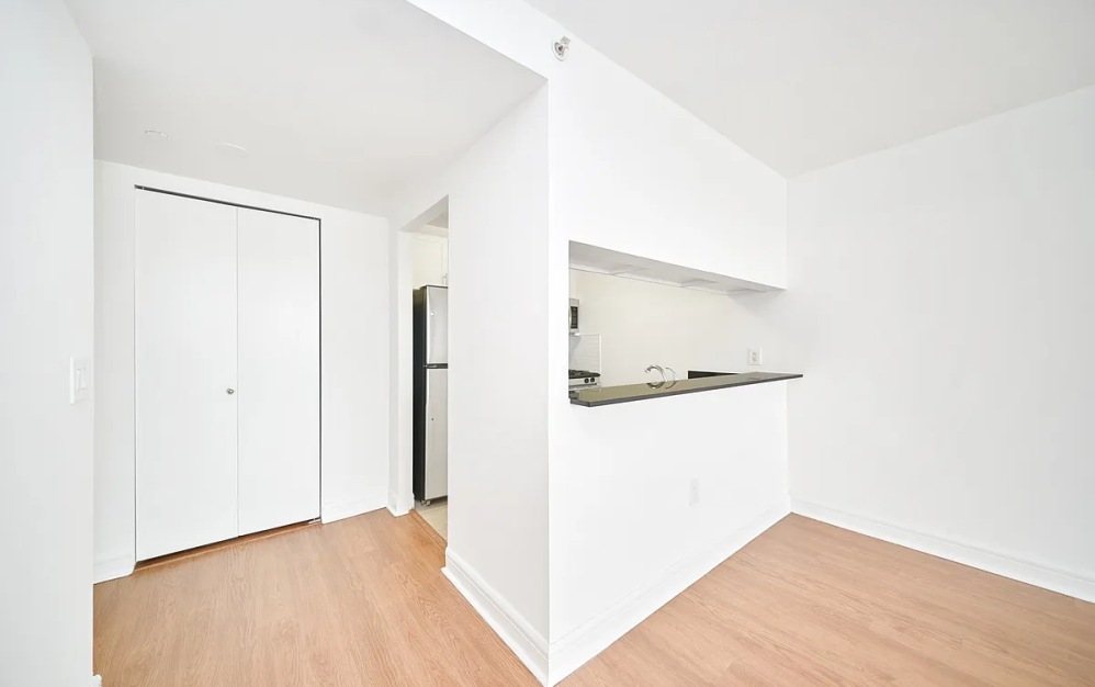 11A - 1 bedroom floorplan layout with 1 bathroom and 825 square feet (Floor 5)