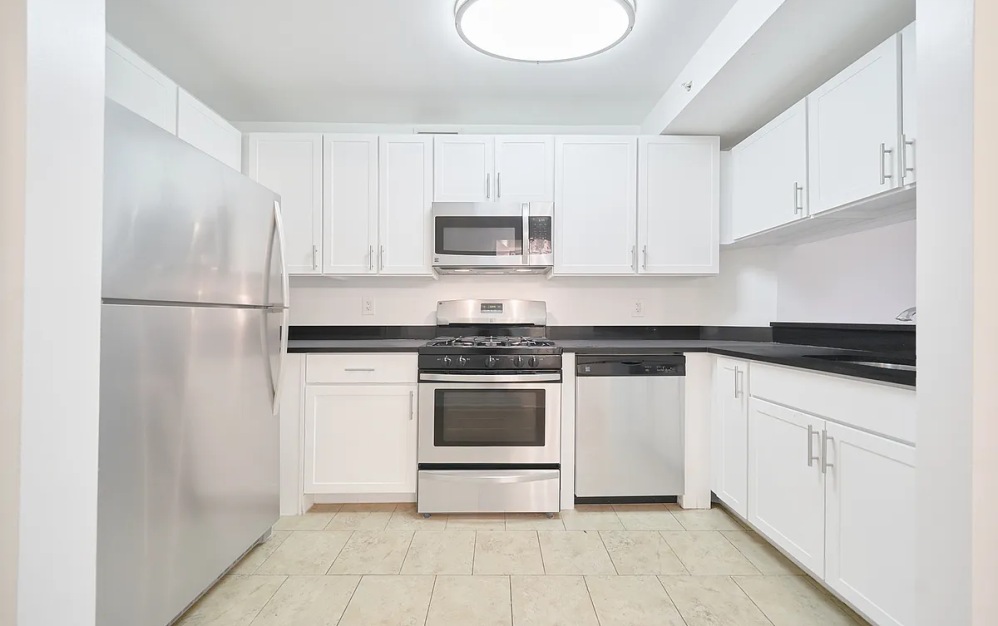 601 - 1 bedroom floorplan layout with 1 bathroom and 525 square feet (Floor 7)