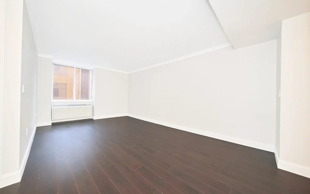 7G - 1 bedroom floorplan layout with 1 bathroom and 651 square feet (Floor 4)