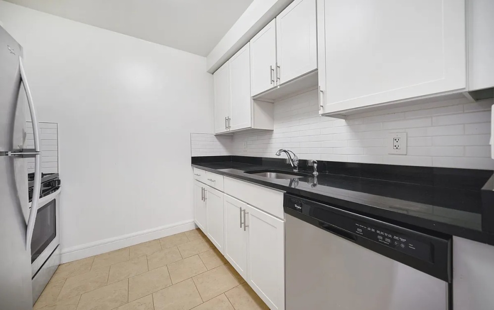 8T - 1 bedroom floorplan layout with 1 bathroom and 662 square feet (Floor 4)