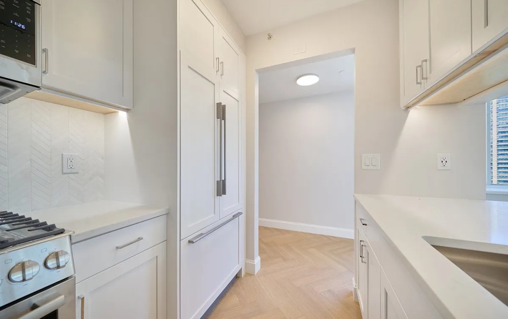 15U - 2 bedroom floorplan layout with 2 bathrooms and 1081 square feet (Floor 10)