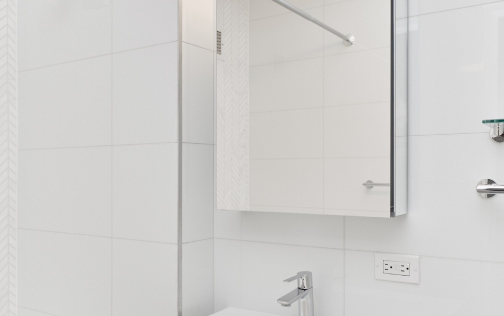 11R - 1 bedroom floorplan layout with 1 bathroom and 804 square feet (Floor 17)