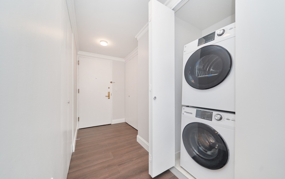 11R - 1 bedroom floorplan layout with 1 bathroom and 804 square feet (Floor 14)