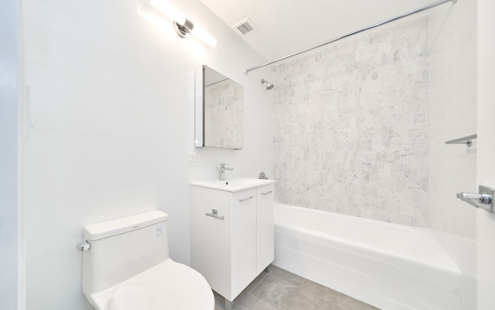 21F - 2 bedroom floorplan layout with 2 bathrooms and 1207 square feet (Floor 16)