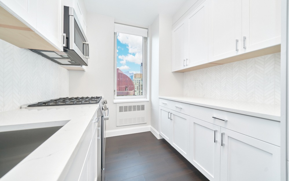 21F - 2 bedroom floorplan layout with 2 bathrooms and 1207 square feet (Floor 8)