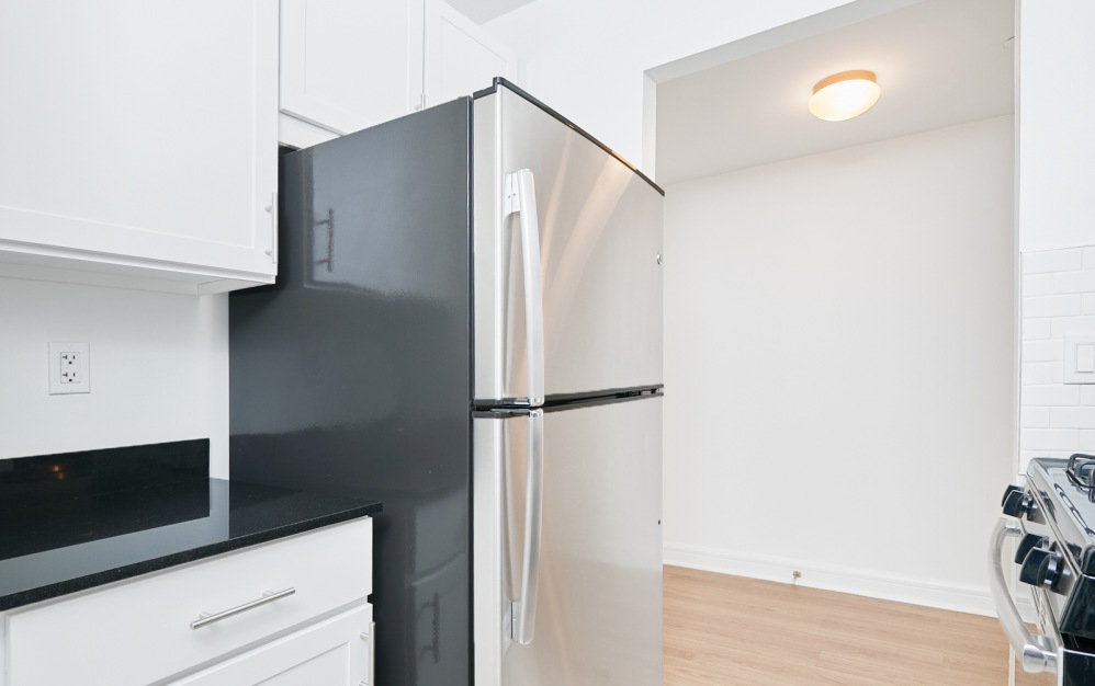 14G - 1 bedroom floorplan layout with 1 bathroom and 651 square feet (Floor 4)