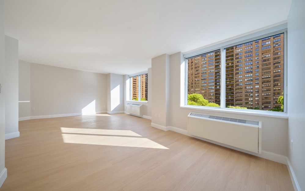 607 - Studio floorplan layout with 1 bathroom and 600 square feet (Floor 9)