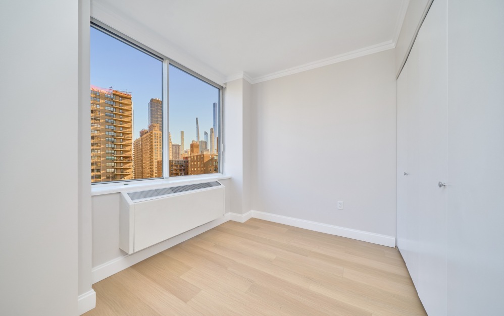 19M  - Studio floorplan layout with 1 bathroom and 585 square feet (Floor 6)