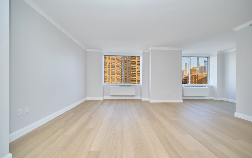 19M  - Studio floorplan layout with 1 bathroom and 585 square feet (Floor 2)