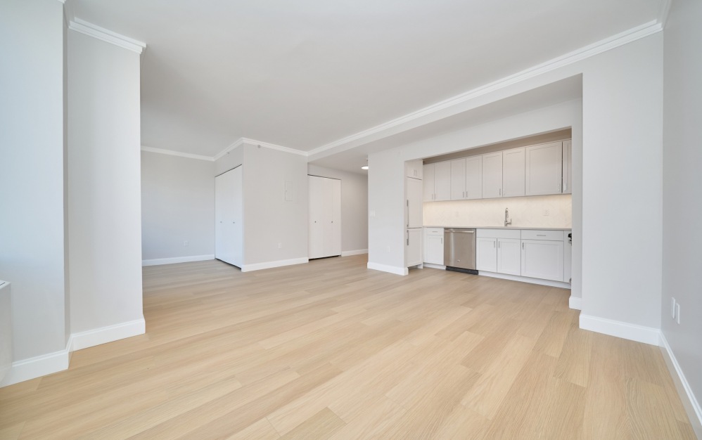 19M  - Studio floorplan layout with 1 bathroom and 585 square feet (Floor 3)