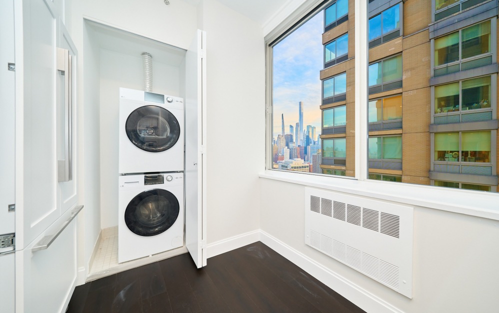 31C - 1 bedroom floorplan layout with 1 bathroom and 814 square feet (Floor 3)
