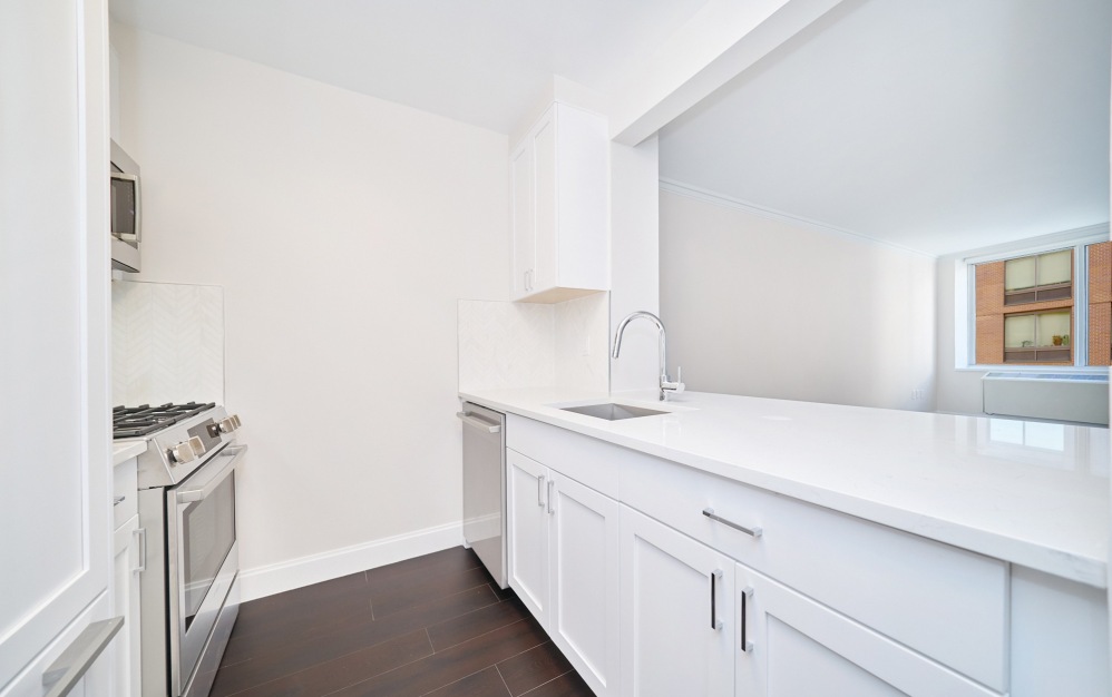 12C - 1 bedroom floorplan layout with 1 bathroom and 685 square feet (Floor 4)