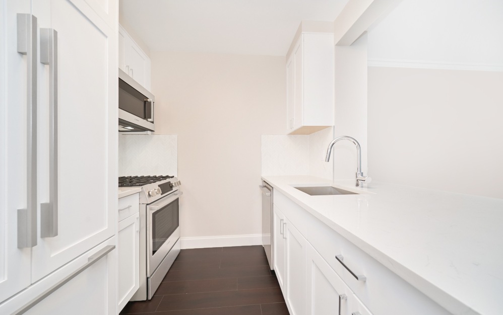12C - 1 bedroom floorplan layout with 1 bathroom and 685 square feet (Floor 7)