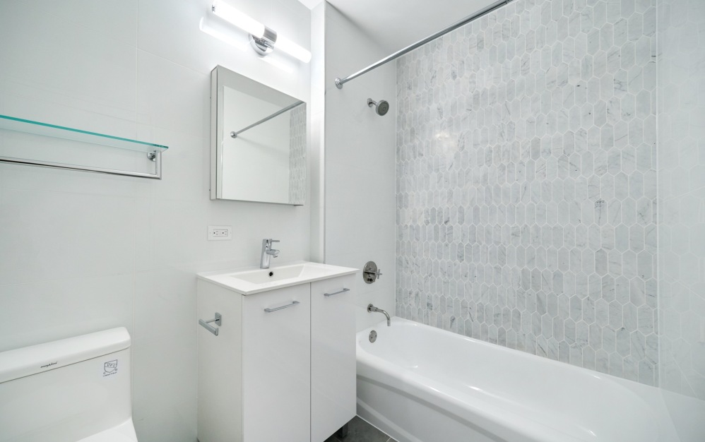 9A - 1 bedroom floorplan layout with 1 bathroom and 825 square feet (Floor 15)