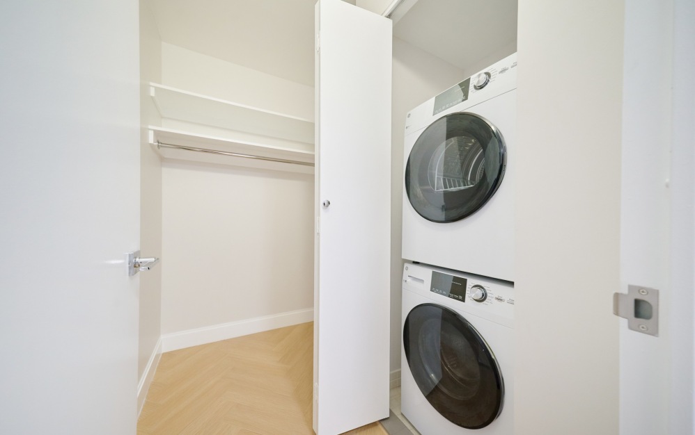 9A - 1 bedroom floorplan layout with 1 bathroom and 825 square feet (Floor 14)