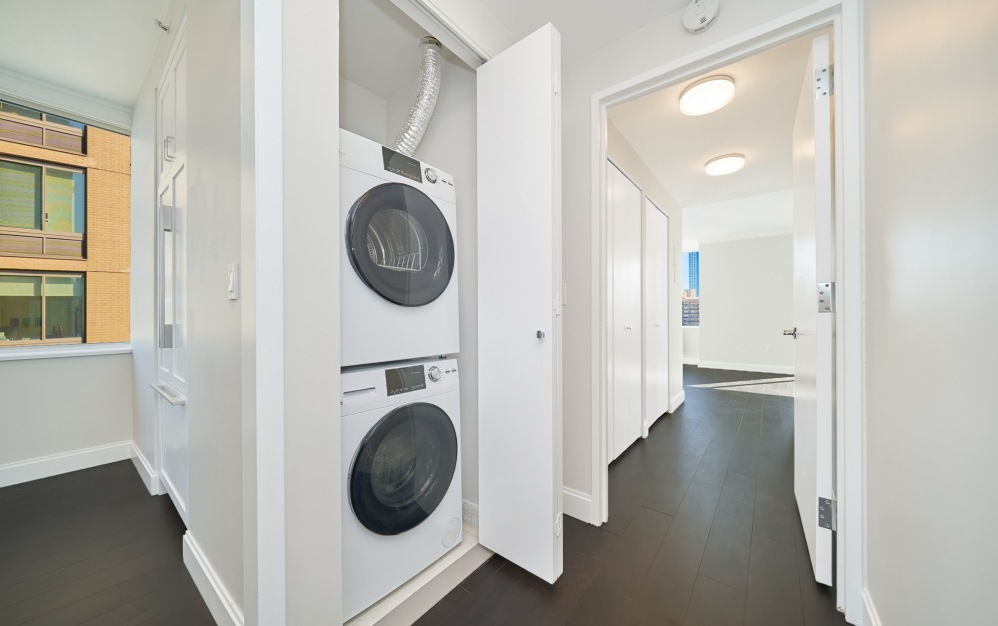 29D - 2 bedroom floorplan layout with 2 bathrooms and 1364 square feet (Floor 7)