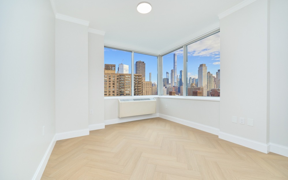 30E - 1 bedroom floorplan layout with 1 bathroom and 905 square feet (Floor 8)