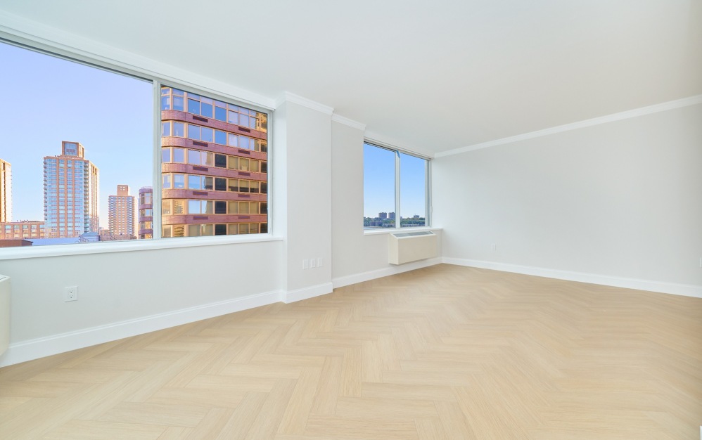 30E - 1 bedroom floorplan layout with 1 bathroom and 905 square feet (Floor 13)