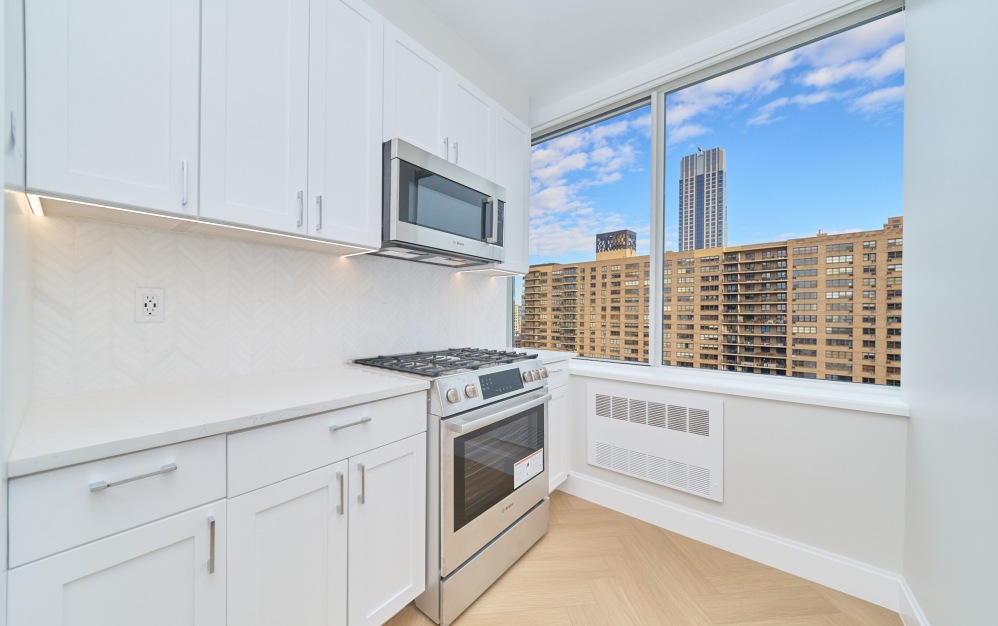30E - 1 bedroom floorplan layout with 1 bathroom and 905 square feet (Floor 3)