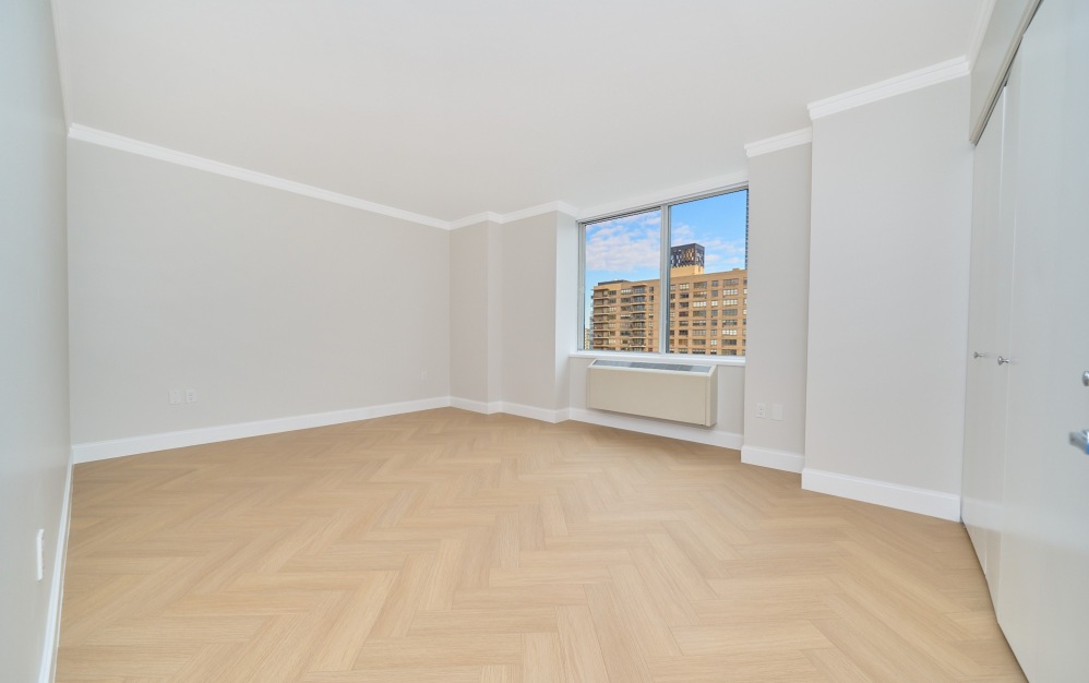 30E - 1 bedroom floorplan layout with 1 bathroom and 905 square feet (Floor 11)
