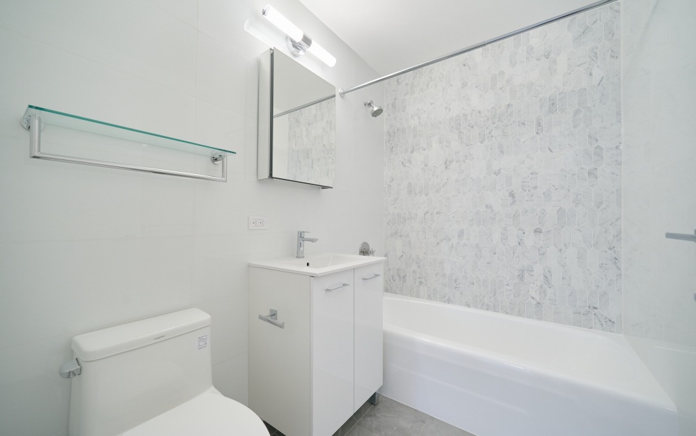 30E - 1 bedroom floorplan layout with 1 bathroom and 905 square feet (Floor 15)