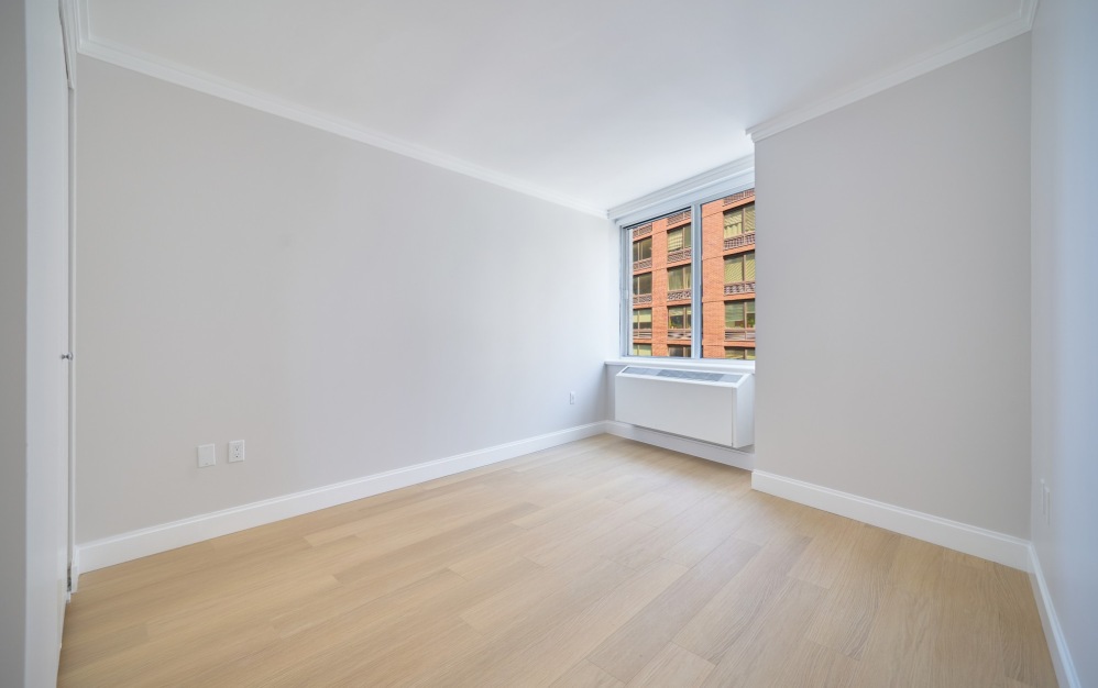 8D - 1 bedroom floorplan layout with 1 bathroom and 634 square feet (Floor 7)