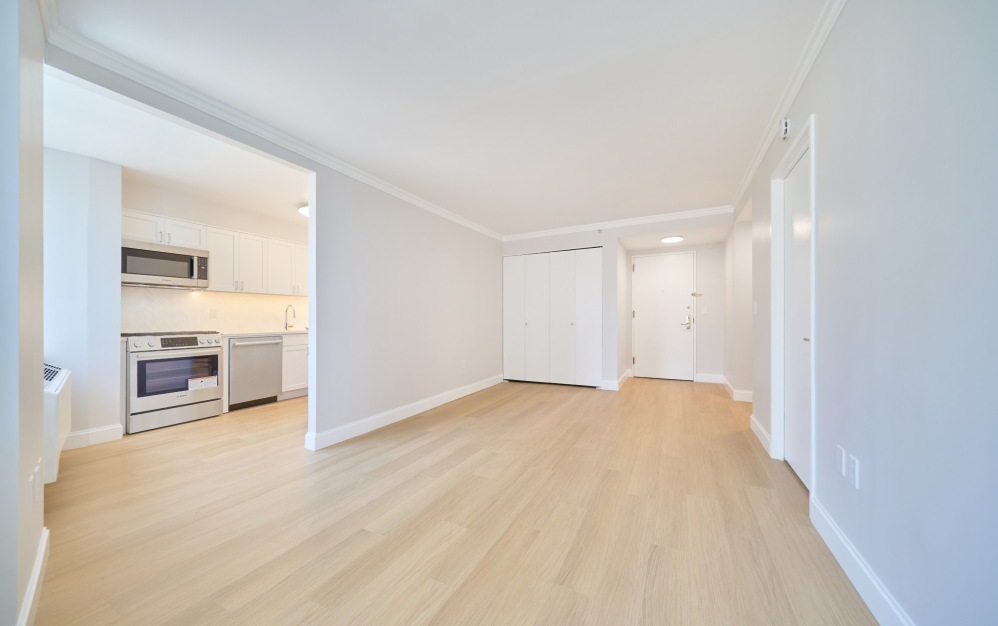 8D - 1 bedroom floorplan layout with 1 bathroom and 634 square feet (Floor 3)