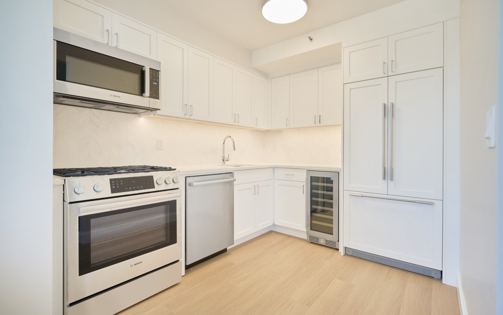 8D - 1 bedroom floorplan layout with 1 bathroom and 634 square feet (Floor 4)