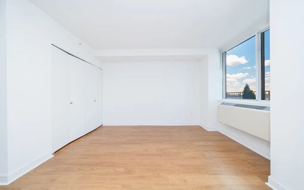 18J - Studio floorplan layout with 1 bathroom and 600 square feet (Floor 4)