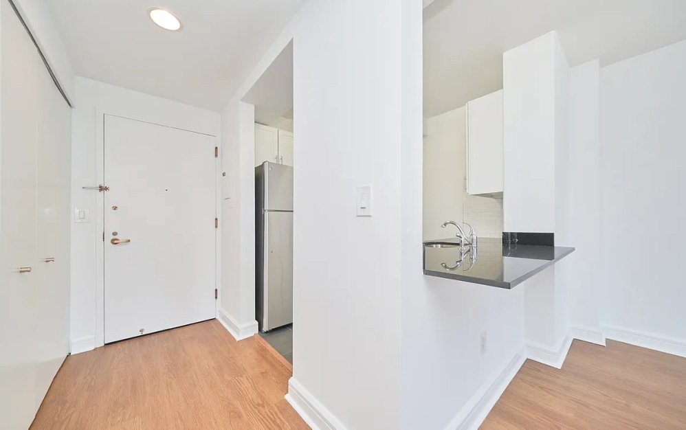 1903 - 1 bedroom floorplan layout with 1 bathroom and 729 square feet (Floor 4)