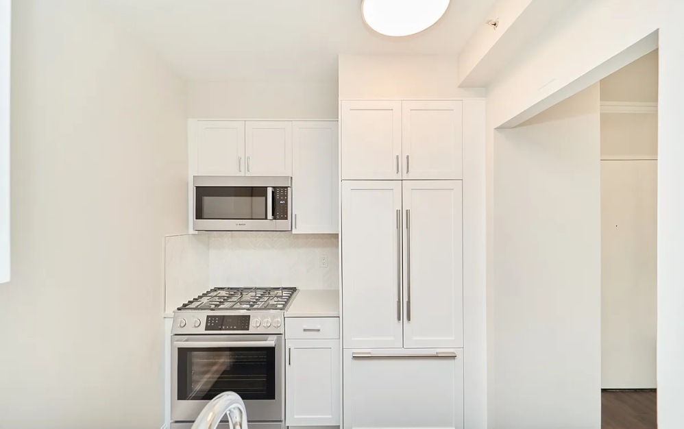 19H - 1 bedroom floorplan layout with 1 bathroom and 656 square feet (Floor 6)