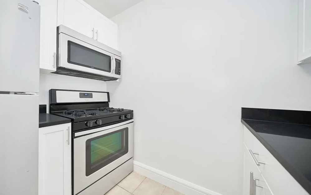10T - 1 bedroom floorplan layout with 1 bathroom and 662 square feet (Floor 6)