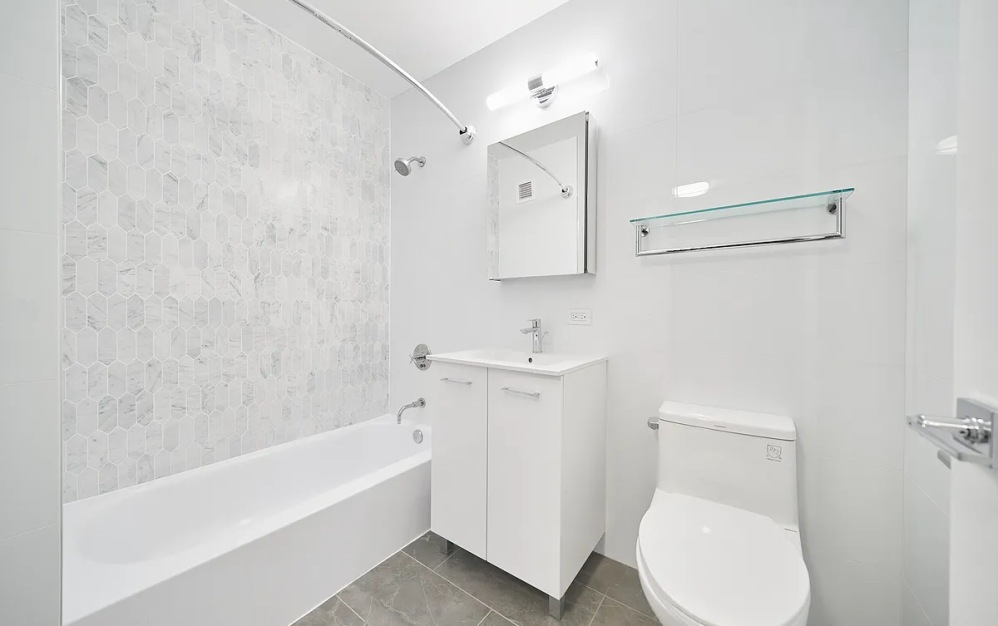 7G - 1 bedroom floorplan layout with 1 bathroom and 651 square feet (Floor 10)