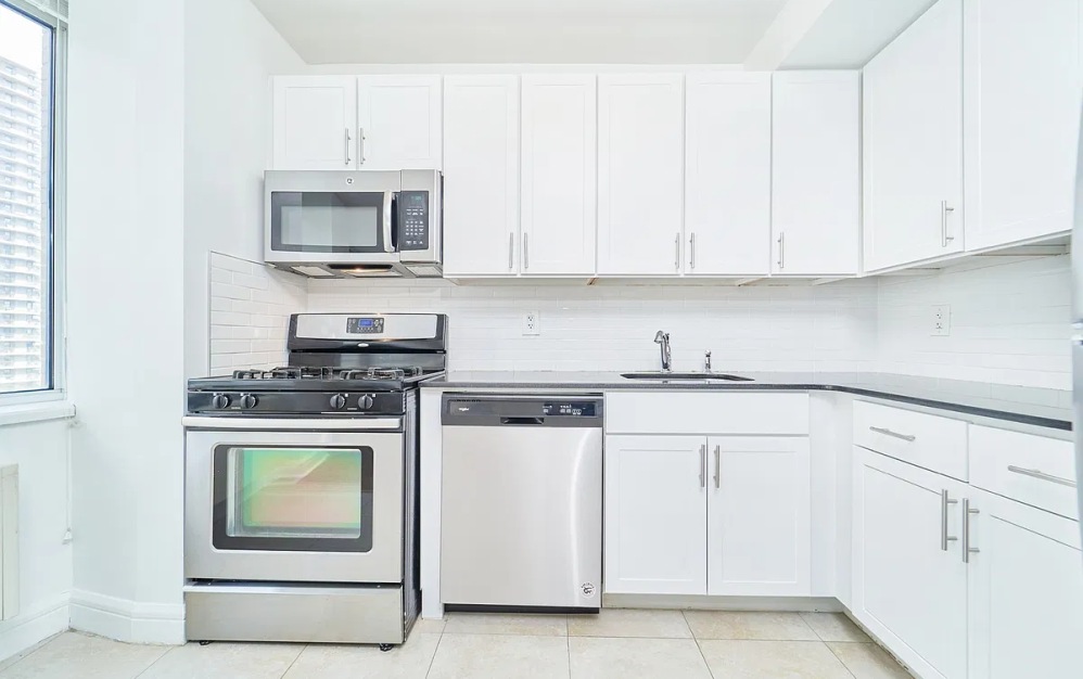 3D - 1 bedroom floorplan layout with 1 bathroom and 634 square feet (Floor 5)