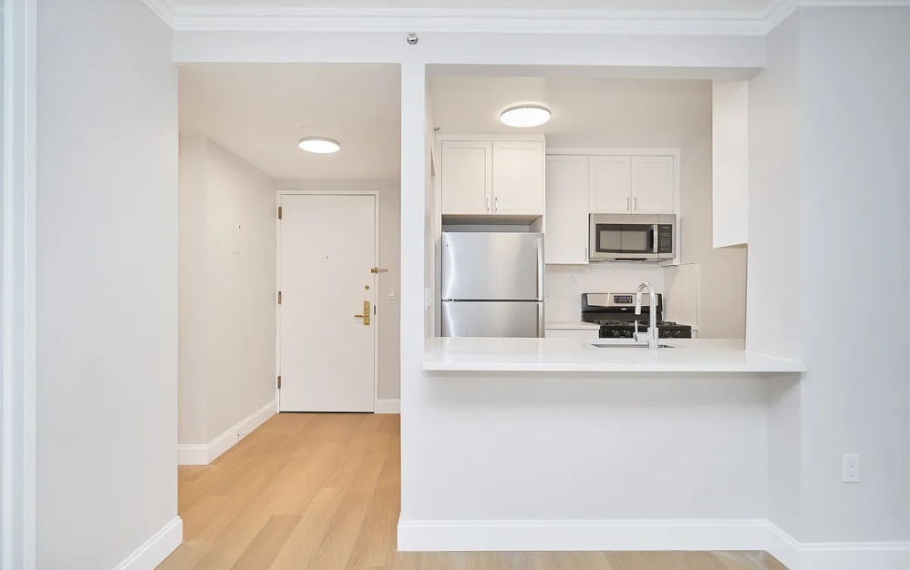 16C - 1 bedroom floorplan layout with 1 bathroom and 685 square feet (Floor 4)