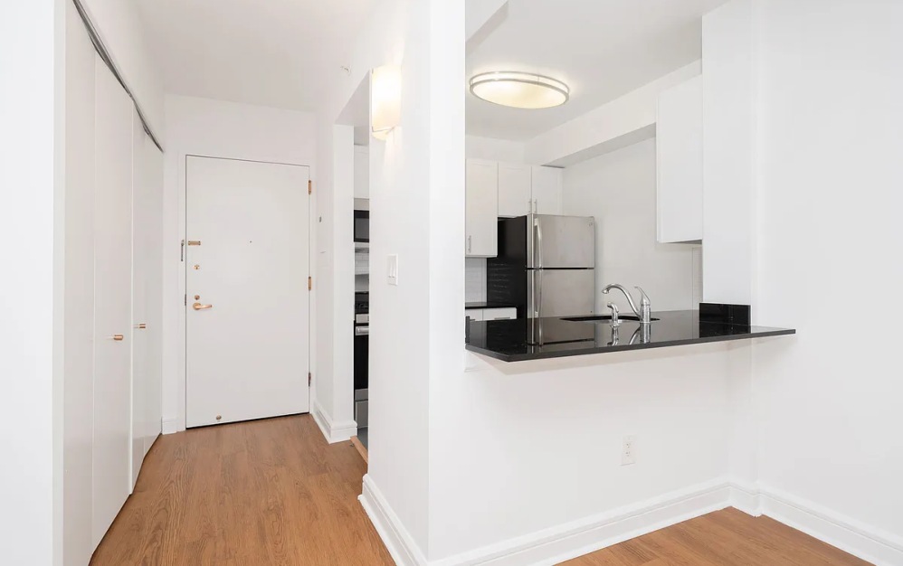 1008 - 1 bedroom floorplan layout with 1 bathroom and 679 square feet (Floor 5)