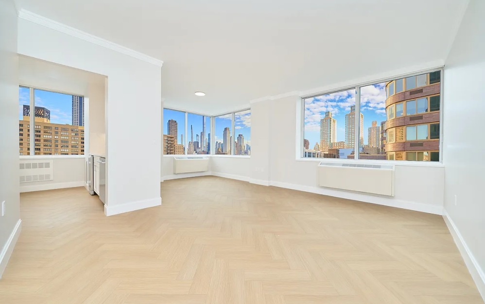 25E - 1 bedroom floorplan layout with 1 bathroom and 907 square feet (Floor 2)