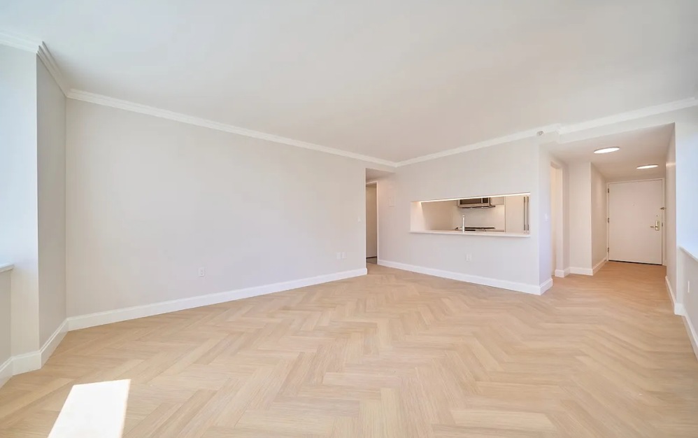 17U - 2 bedroom floorplan layout with 2 bathrooms and 1081 square feet (Floor 6)