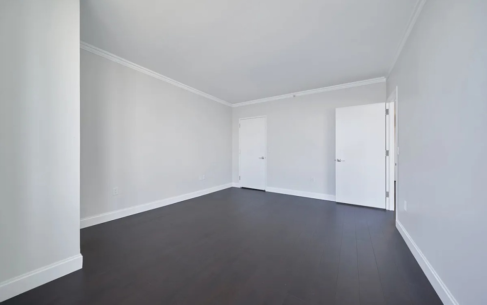 23C - 1 bedroom floorplan layout with 1 bathroom and 814 square feet (Floor 13)