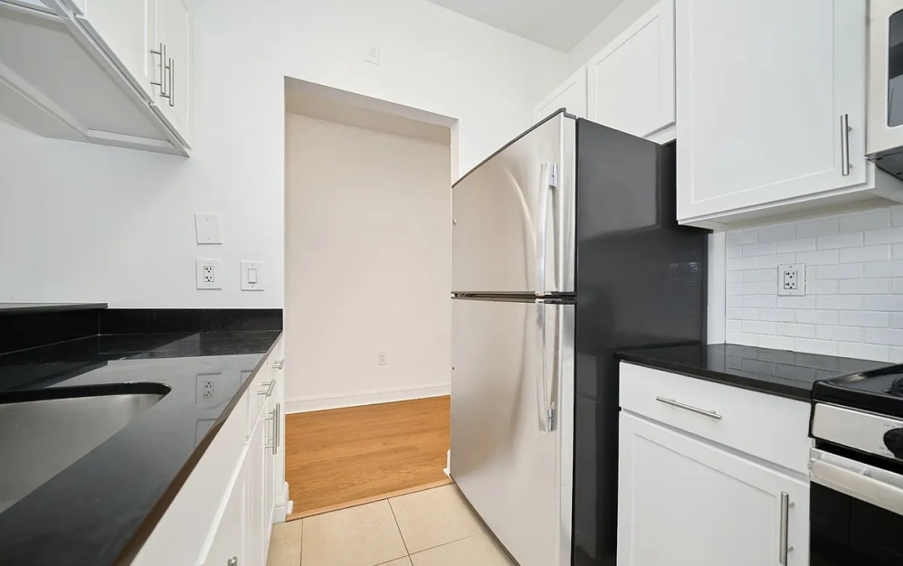 5E - 1 bedroom floorplan layout with 1 bathroom and 727 square feet (Floor 7)
