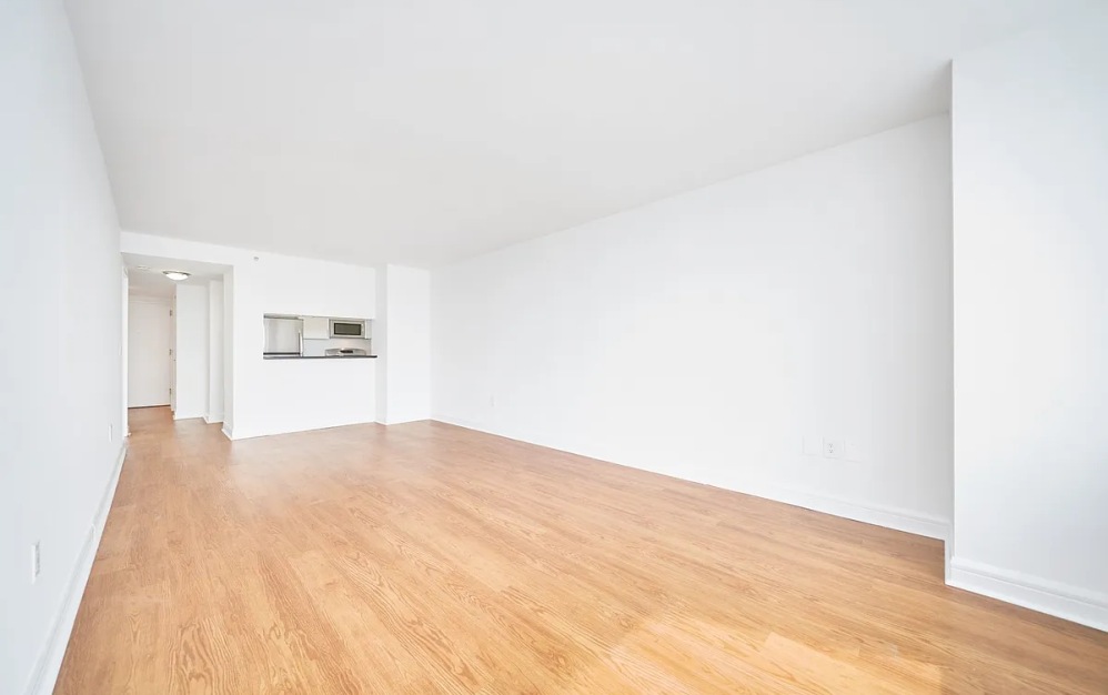 16P - 1 bedroom floorplan layout with 1 bathroom and 818 square feet (Floor 5)