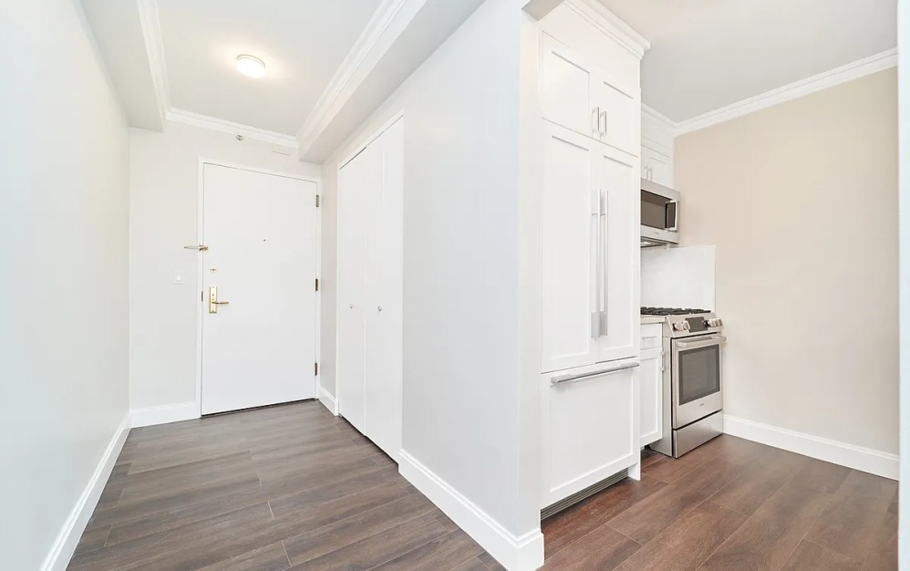 11E - 1 bedroom floorplan layout with 1 bathroom and 761 square feet (Floor 6)