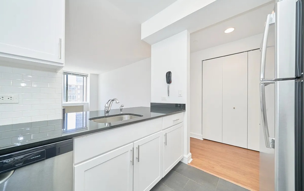 1903 - 1 bedroom floorplan layout with 1 bathroom and 729 square feet (Floor 7)